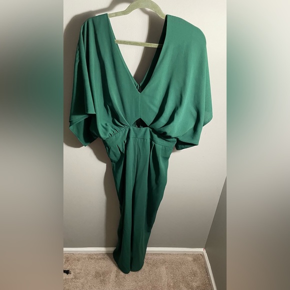 Jumpsuit (8) - Picture 2 of 4